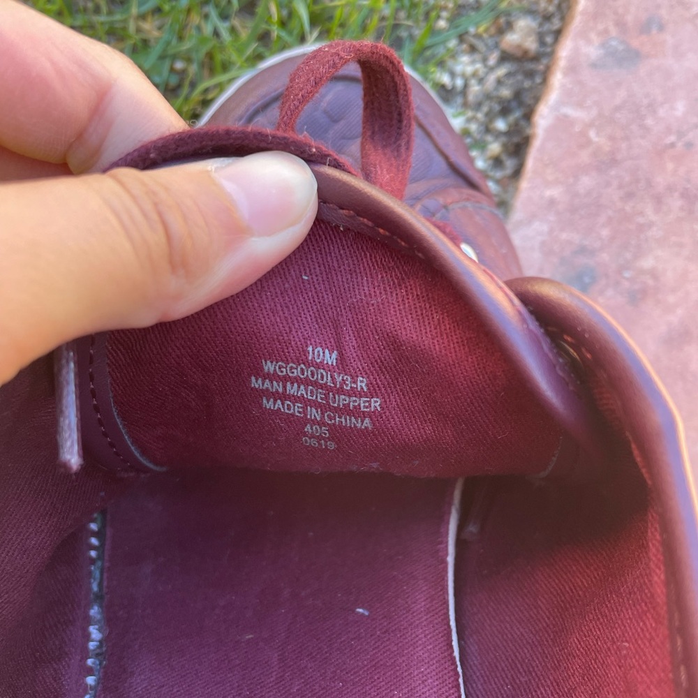 Guess Men burgundy sneakers - size 10 - Picture 7 of 10